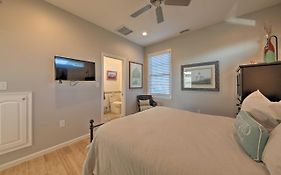 Seaside Cottage With Private Pier - 3 Miles To Beach